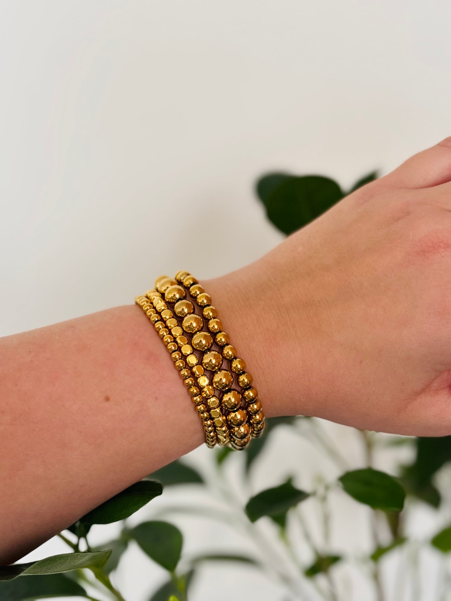 Goudkleurige RVS Bolletjesarmband 6 mm • Elegant & Tijdloos