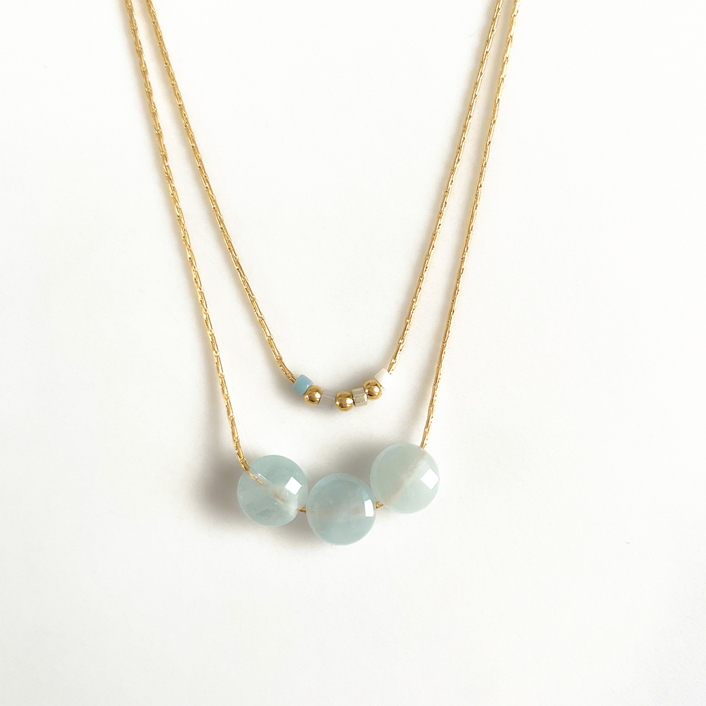 Blauwe ketting met maan