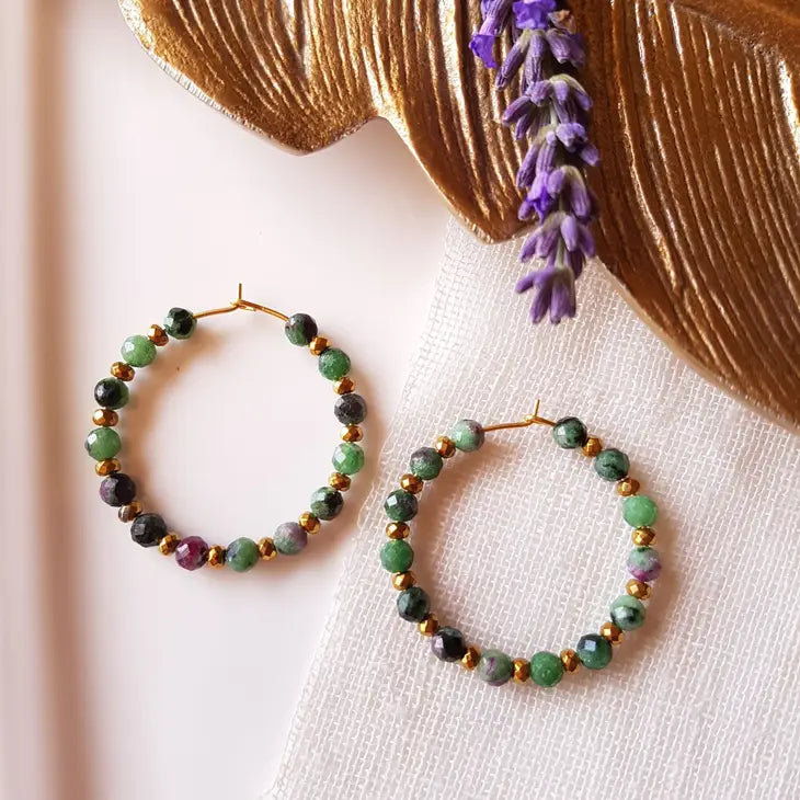 sieraden van rubis zoisiet