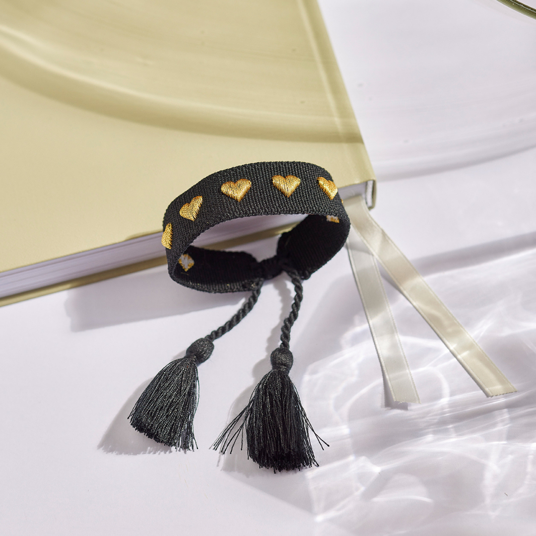 Armband met een hartvormig statement