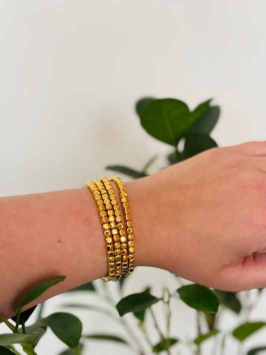 Goudkleurige RVS Vierkante Kralen Armband 4 mm • Minimalistisch & Modern