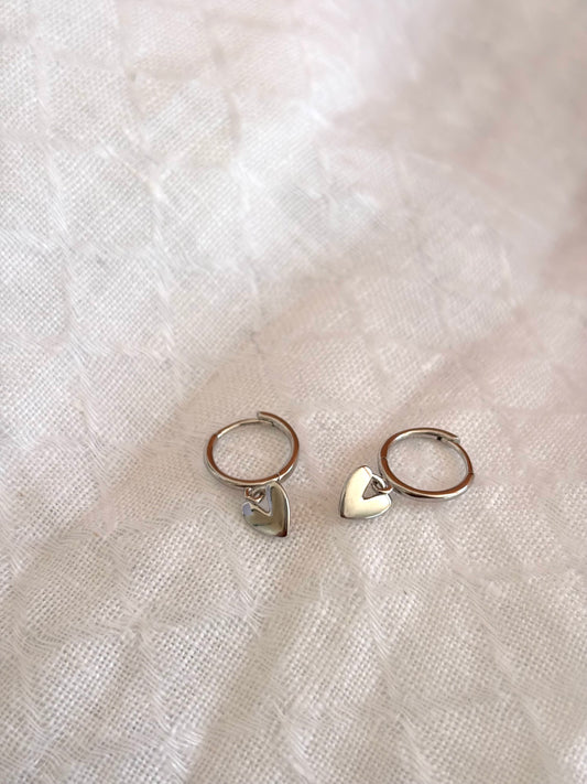 Zilverkleurige 925 Zilveren Huggy Hoop Oorbellen met Hartje