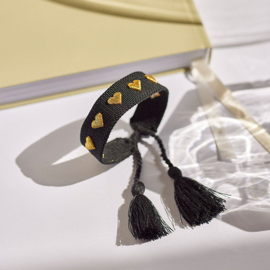 Armband met een hartvormig statement