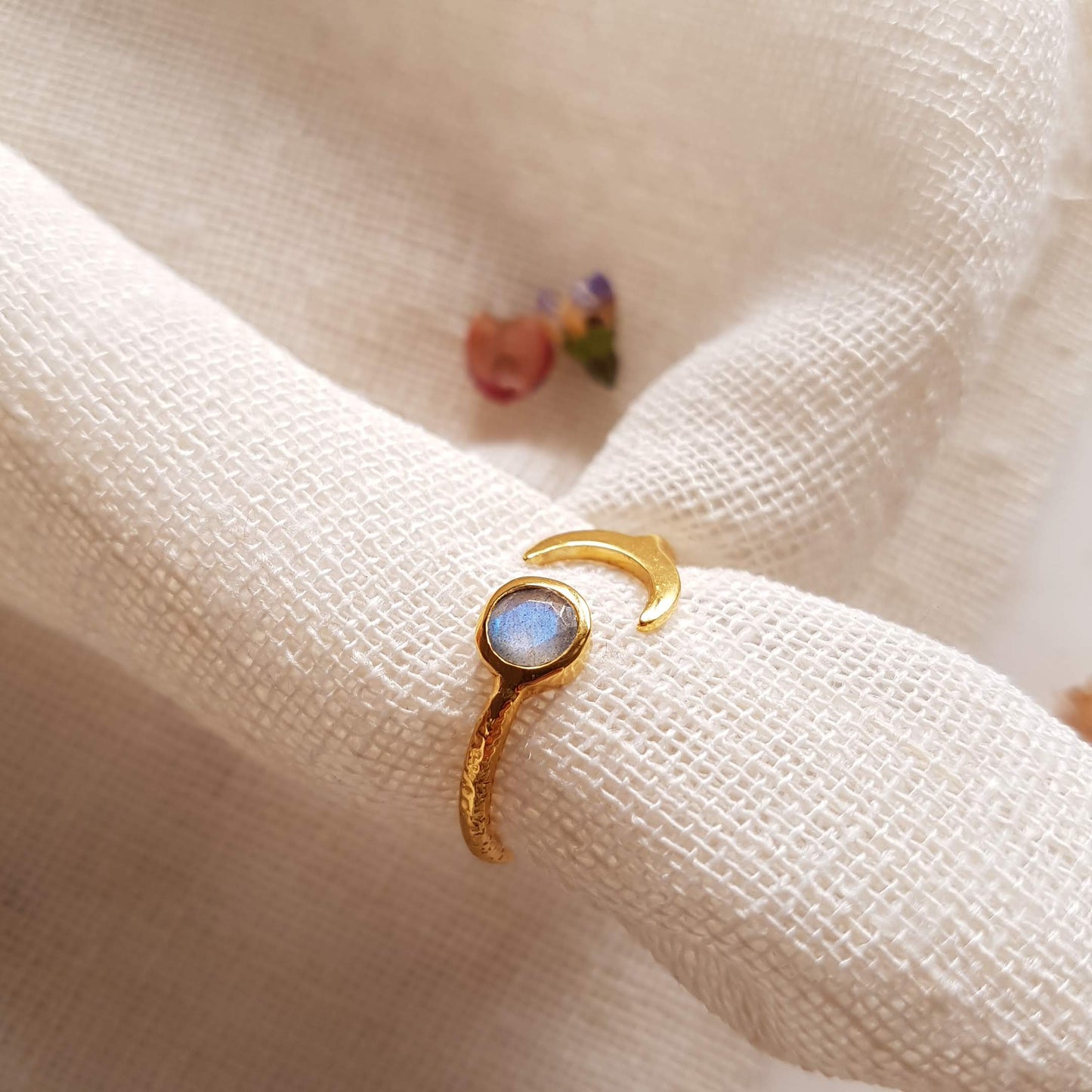 Verstelbare edelsteen ring